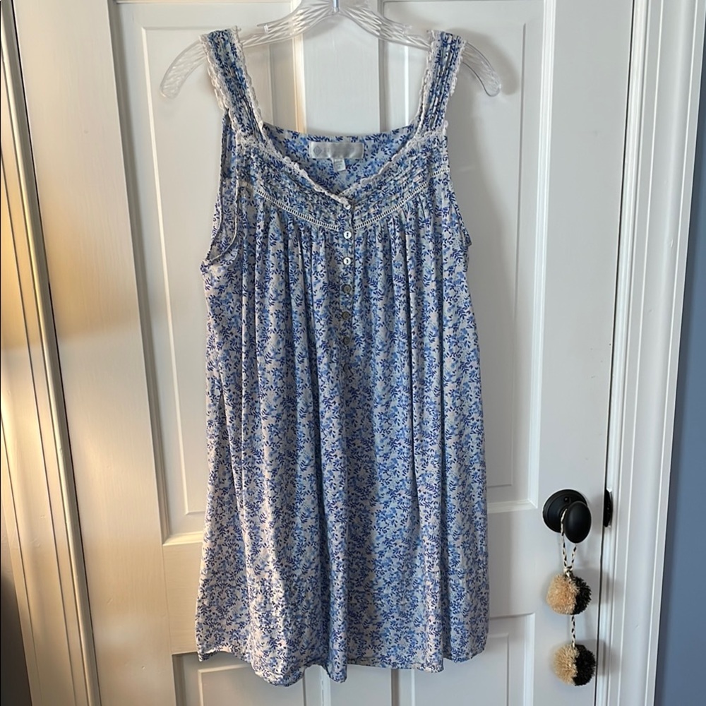 Eileen West feminine flirty Floral Blue nightgown M 💕